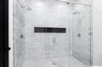 Glass Enclosed Shower Bathtub